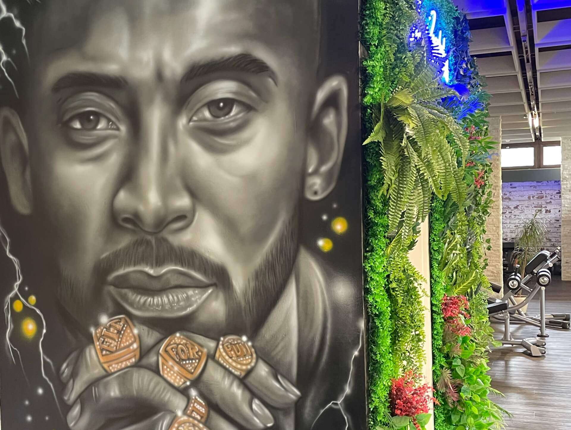 Graffiti Innenraumgestaltung Fitnessstudio Stuttgart – Dynamische Wandkunst für Trainingsräume Kreative Graffiti Innenraumgestaltung in einem Fitnessstudio in Stuttgart mit energiegeladener, moderner Wandkunst